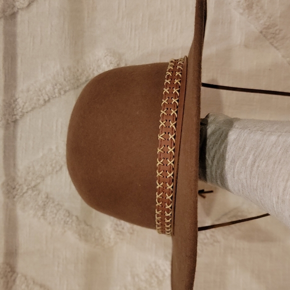 Hat - Picture 3 of 4